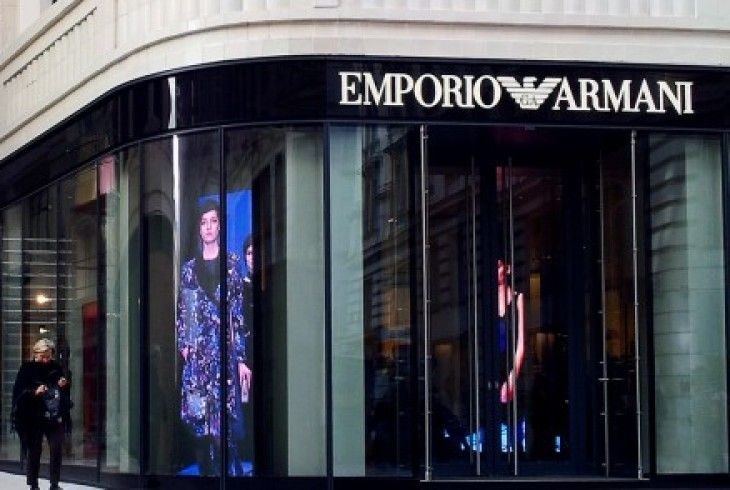 Retail Window Display Driving profits to your door